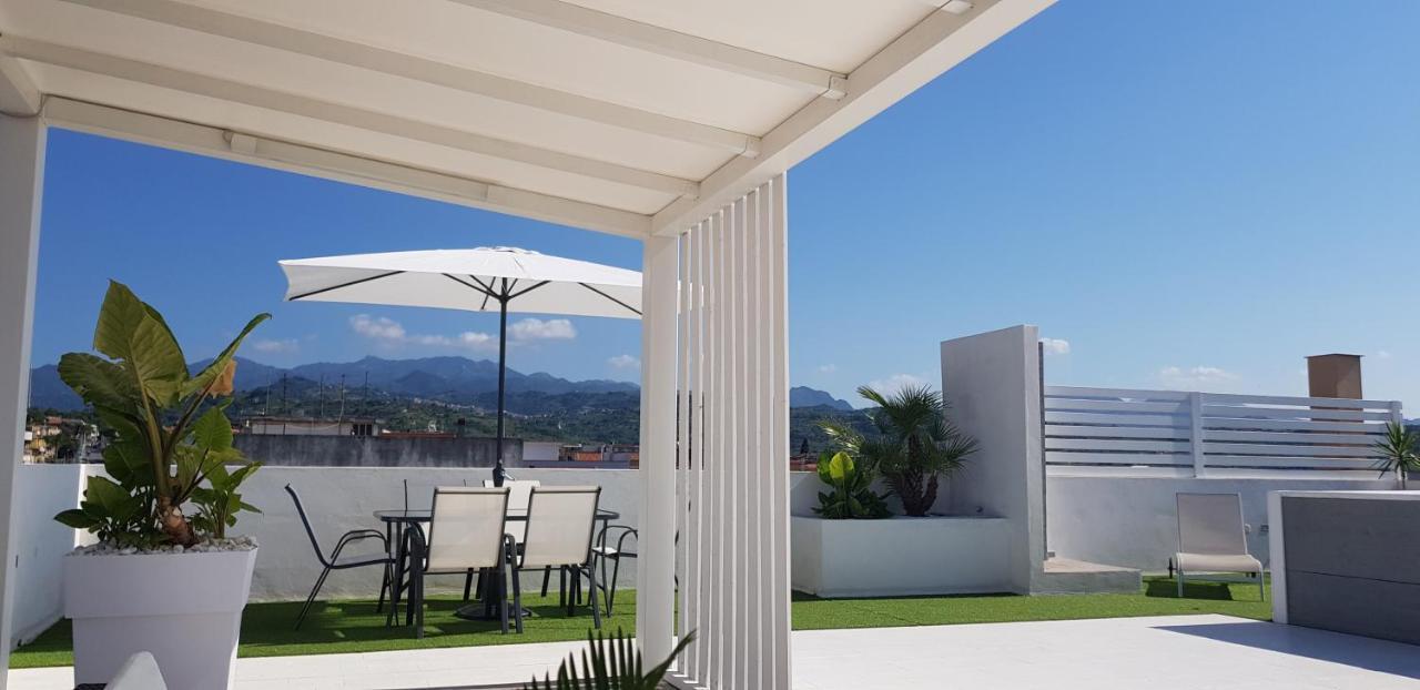 L'Isola Di Ago Apartment Torregrotta Ngoại thất bức ảnh