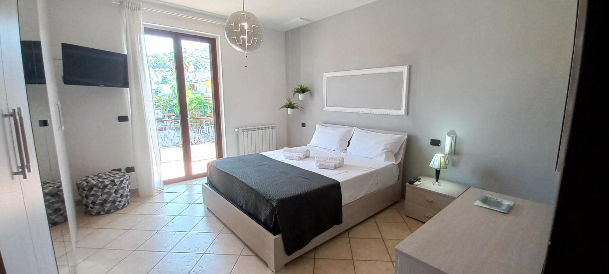 L'Isola Di Ago Apartment Torregrotta Ngoại thất bức ảnh
